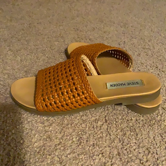 Steve Madden - Picture 2 of 2